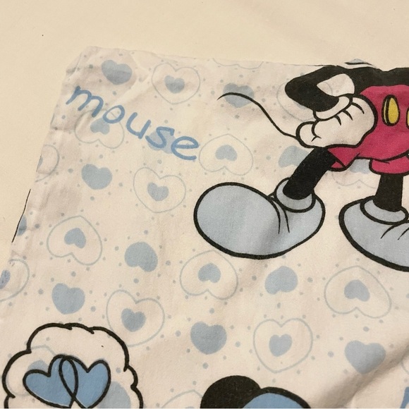 Mickey Mouse and Minnie Mouse Duvet Cover Flaw - Picture 16 of 16